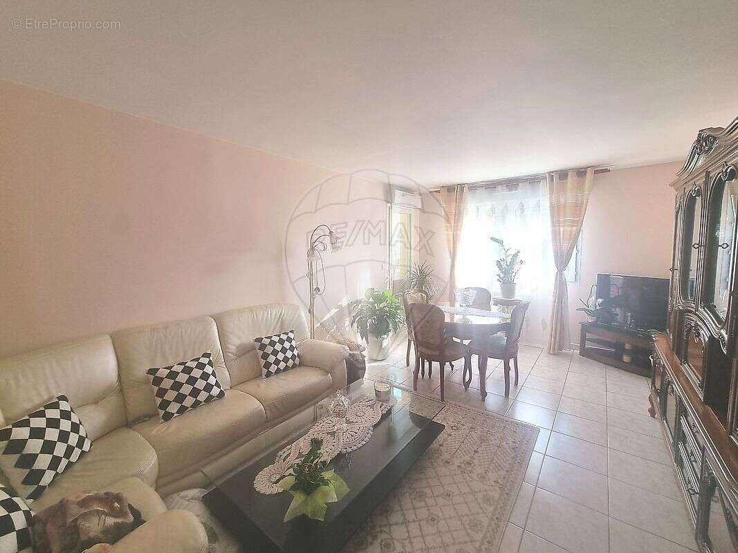 Appartement à LE BLANC-MESNIL
