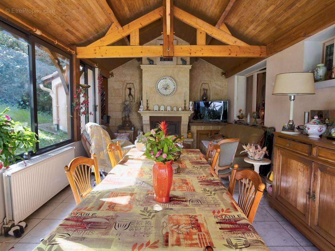 Maison à COULOUNIEIX-CHAMIERS