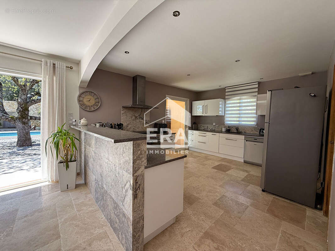 Maison à SAINT-MAXIMIN-LA-SAINTE-BAUME