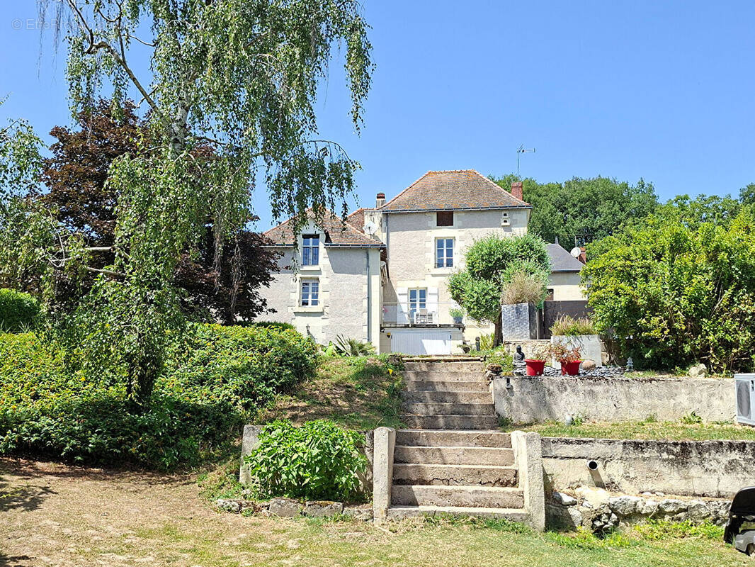Autre à DANGE-SAINT-ROMAIN