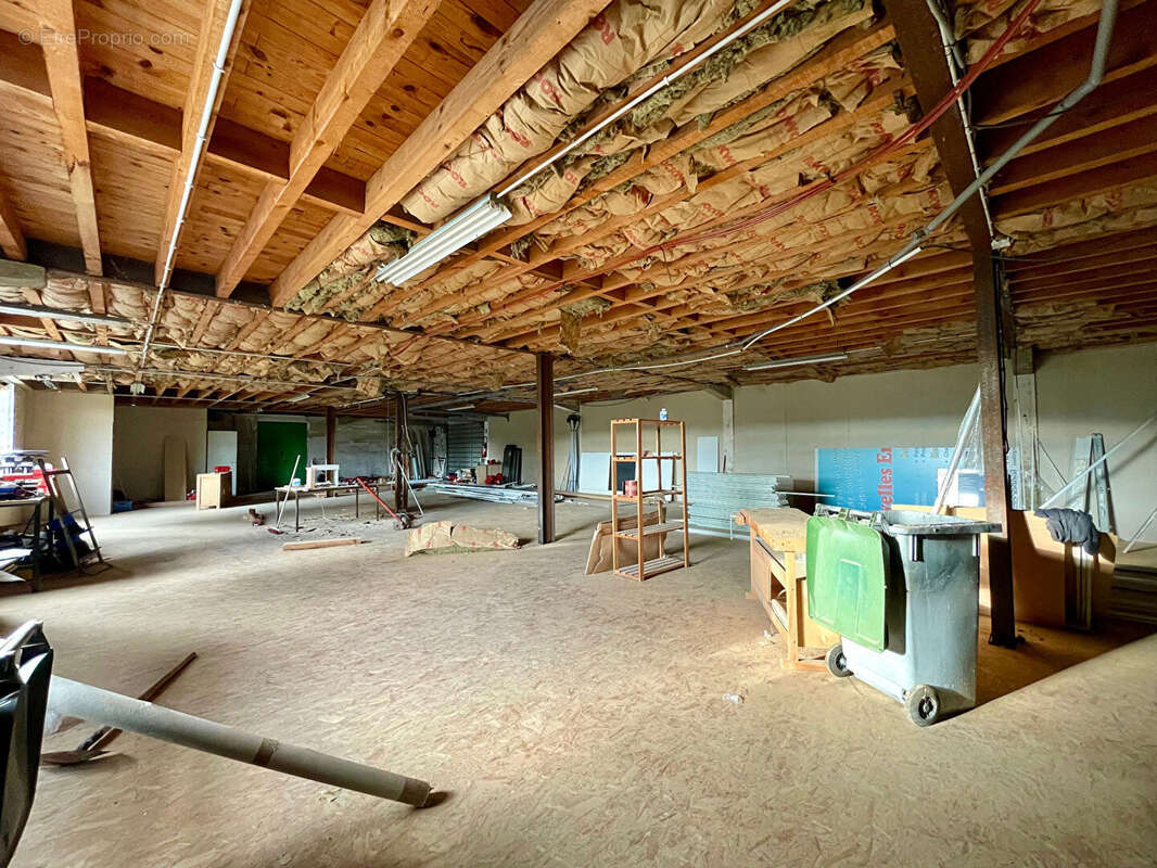 Ensemble immobilier a usage commercial ou artisanal et d'habitation - photo 2
