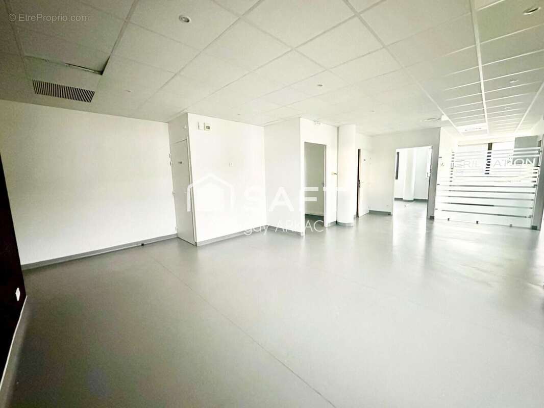 Photo 2 - Commerce à BOURGOIN-JALLIEU