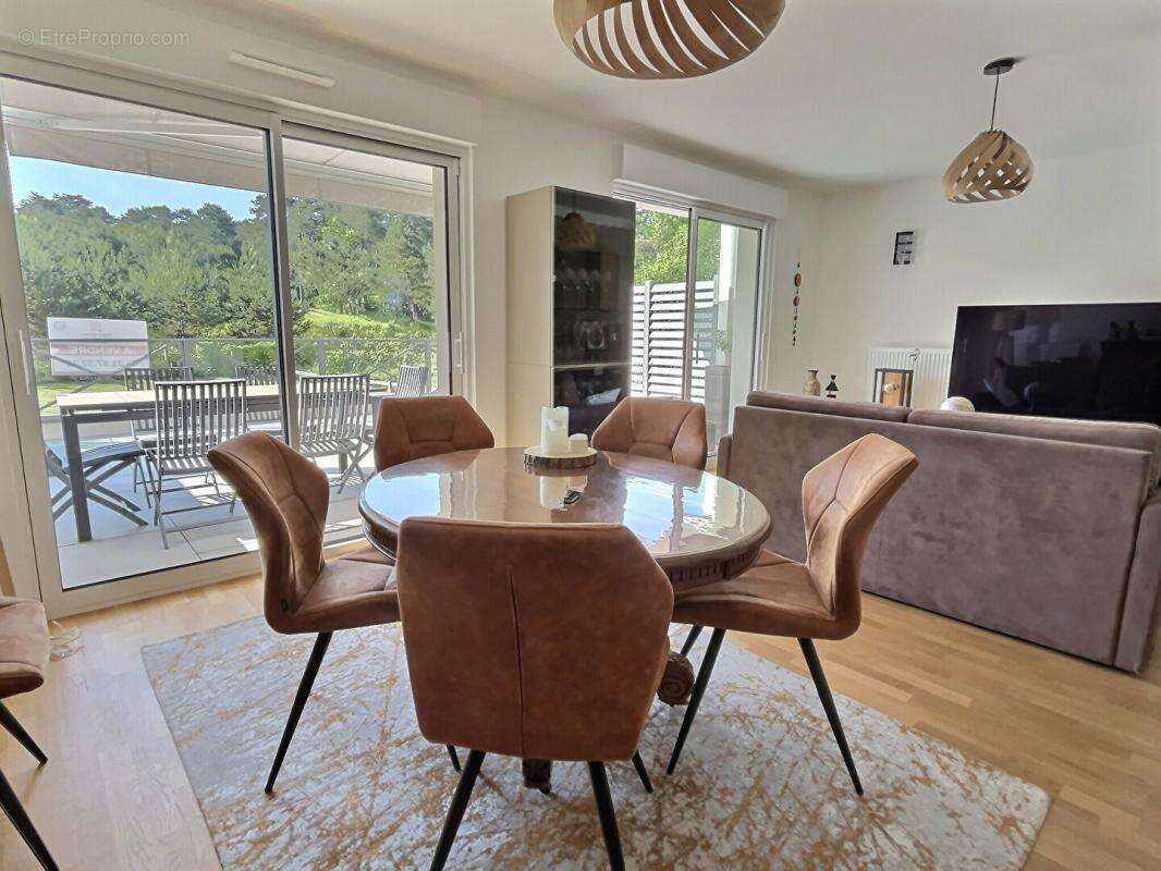 Appartement à NESLES