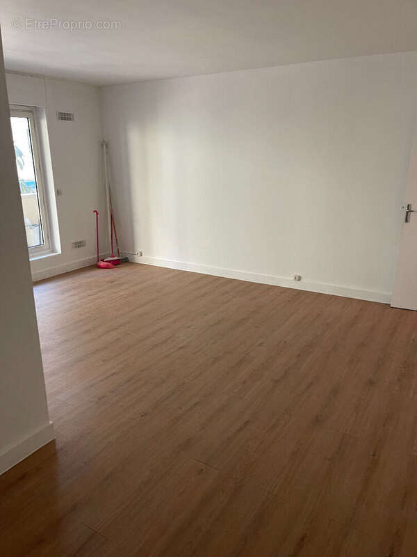 Appartement à PARIS-19E