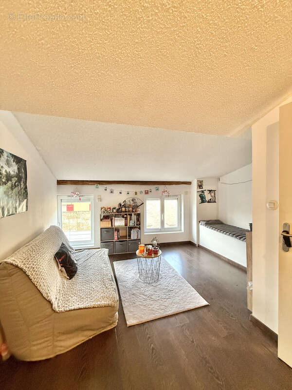 Appartement à LA CHAPELLE-DE-GUINCHAY