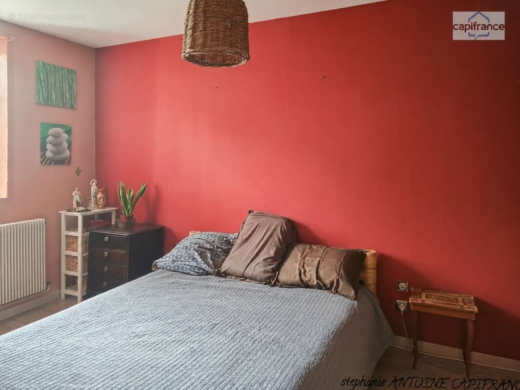 Puyoô – maison de caractère de 188,83 m², 5 chambres, grange d’environ 300 m² et terrain de 1 198 m² – 245 000 € - photo 8