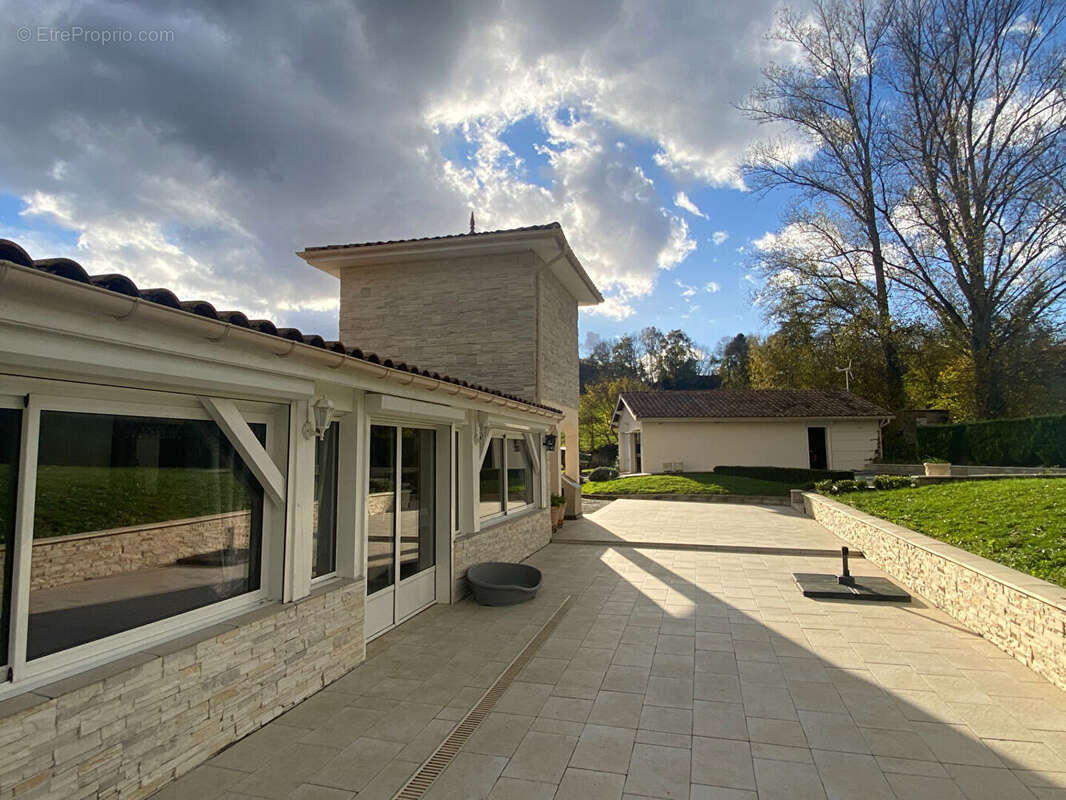 Maison à LA SAUVETAT-DE-SAVERES