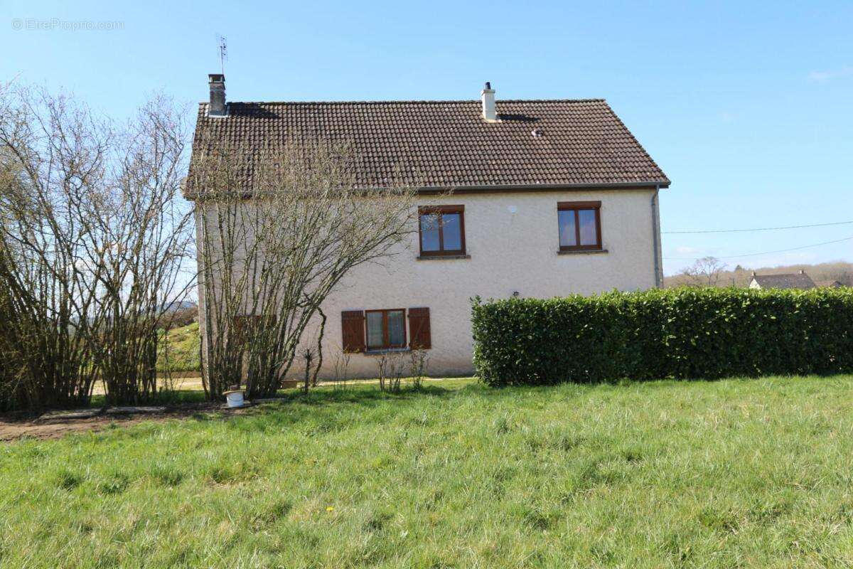 Maison à ETANG-SUR-ARROUX