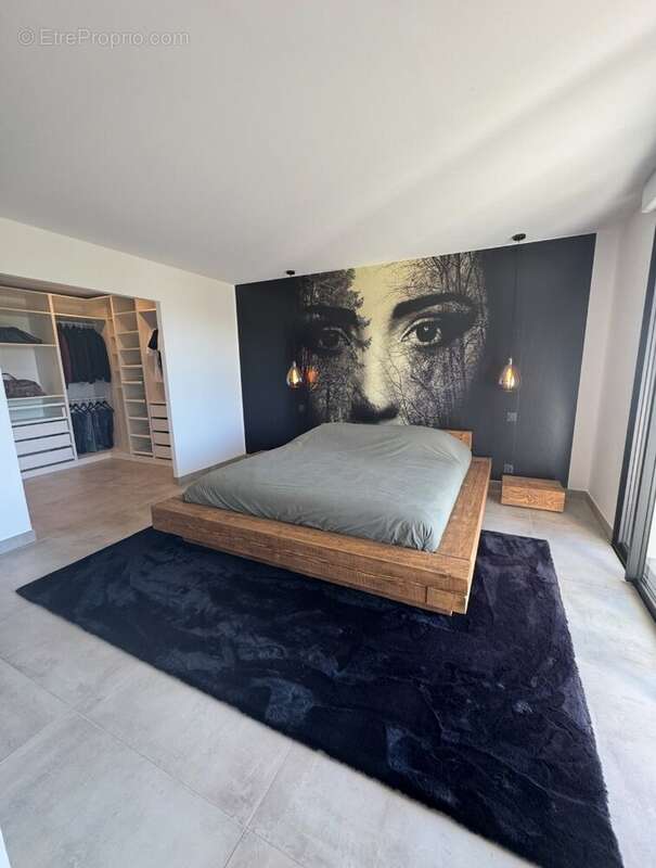 Maison à LAUDUN-L'ARDOISE