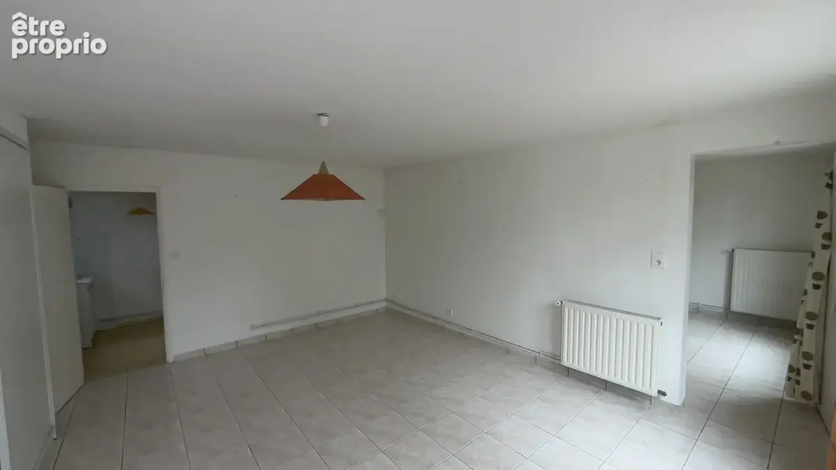 Maison avec garage et dépendance - photo 9
