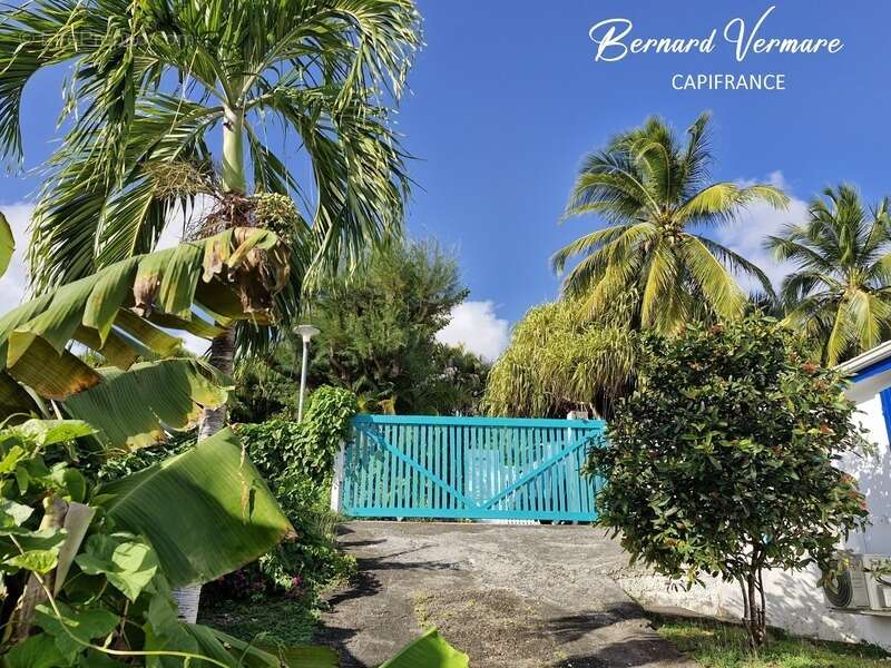 Maison et 3 bungalows - 9 pièces - Piscine - Terrain 2 000m² - photo 4