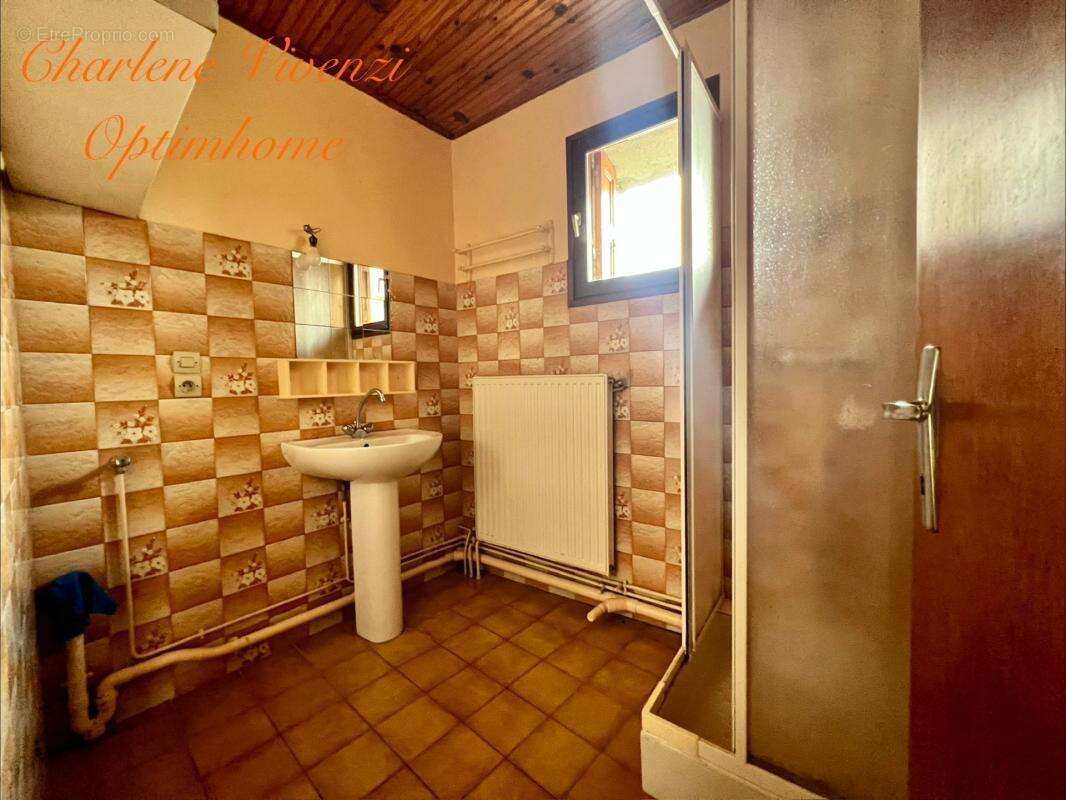 A vendre immeuble 2 appartements la llagonne 66 - photo 5