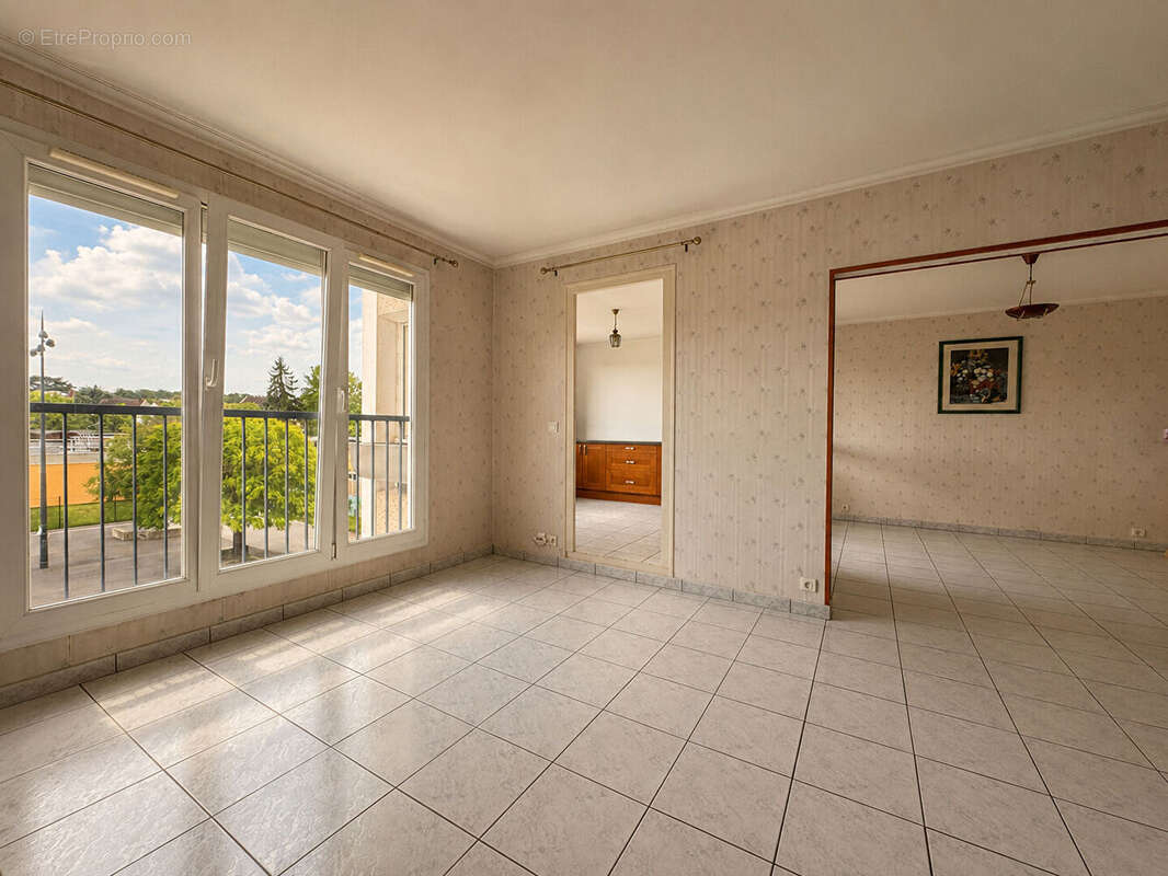 Appartement à DAMMARIE-LES-LYS