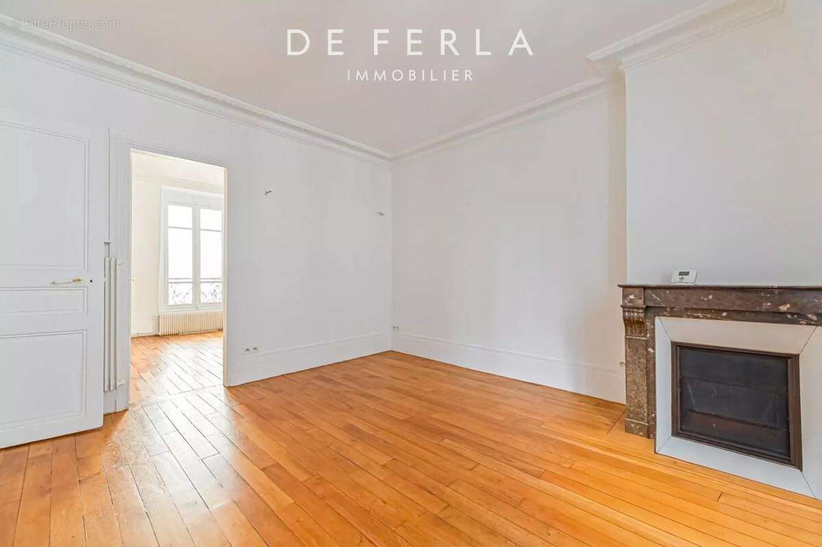 Appartement 45 m² à Paris-7e  - photo 9