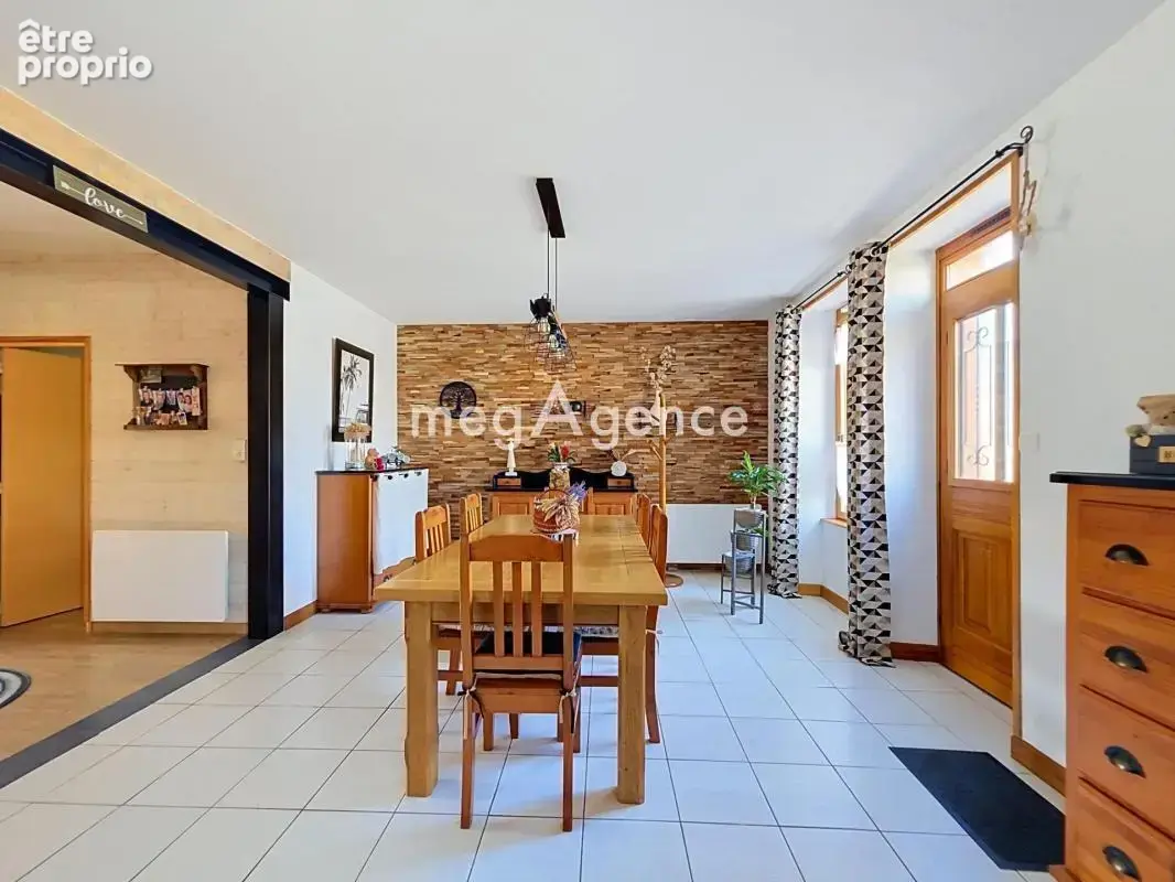 Maison de charme – Beaux volumes, 3 chambres et jardin - photo 5