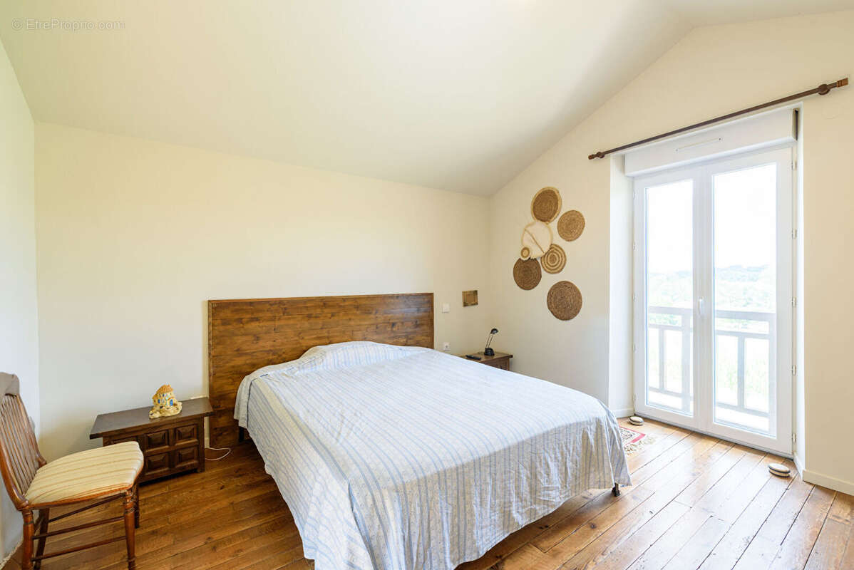 Maison 6 pièce(s) 234 m2 - photo 8