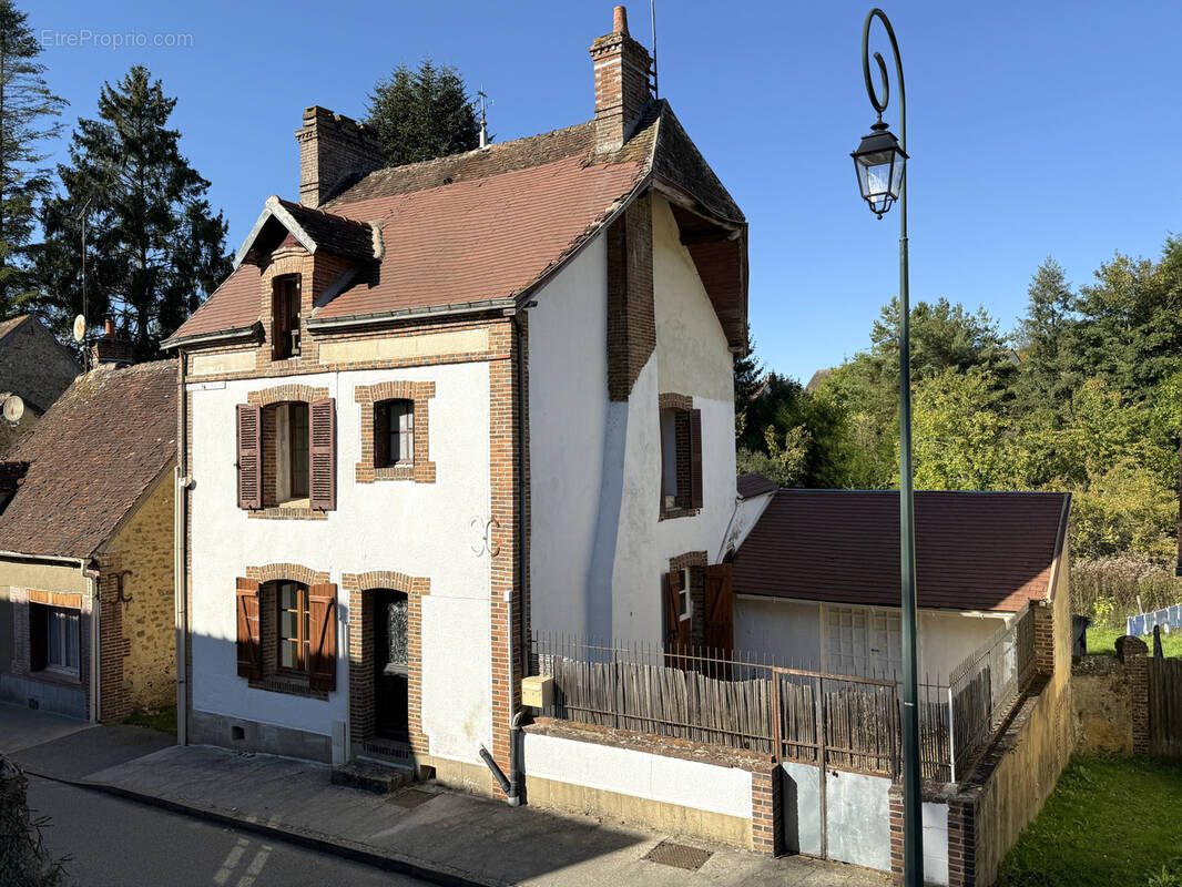 Maison à LONGNY-AU-PERCHE