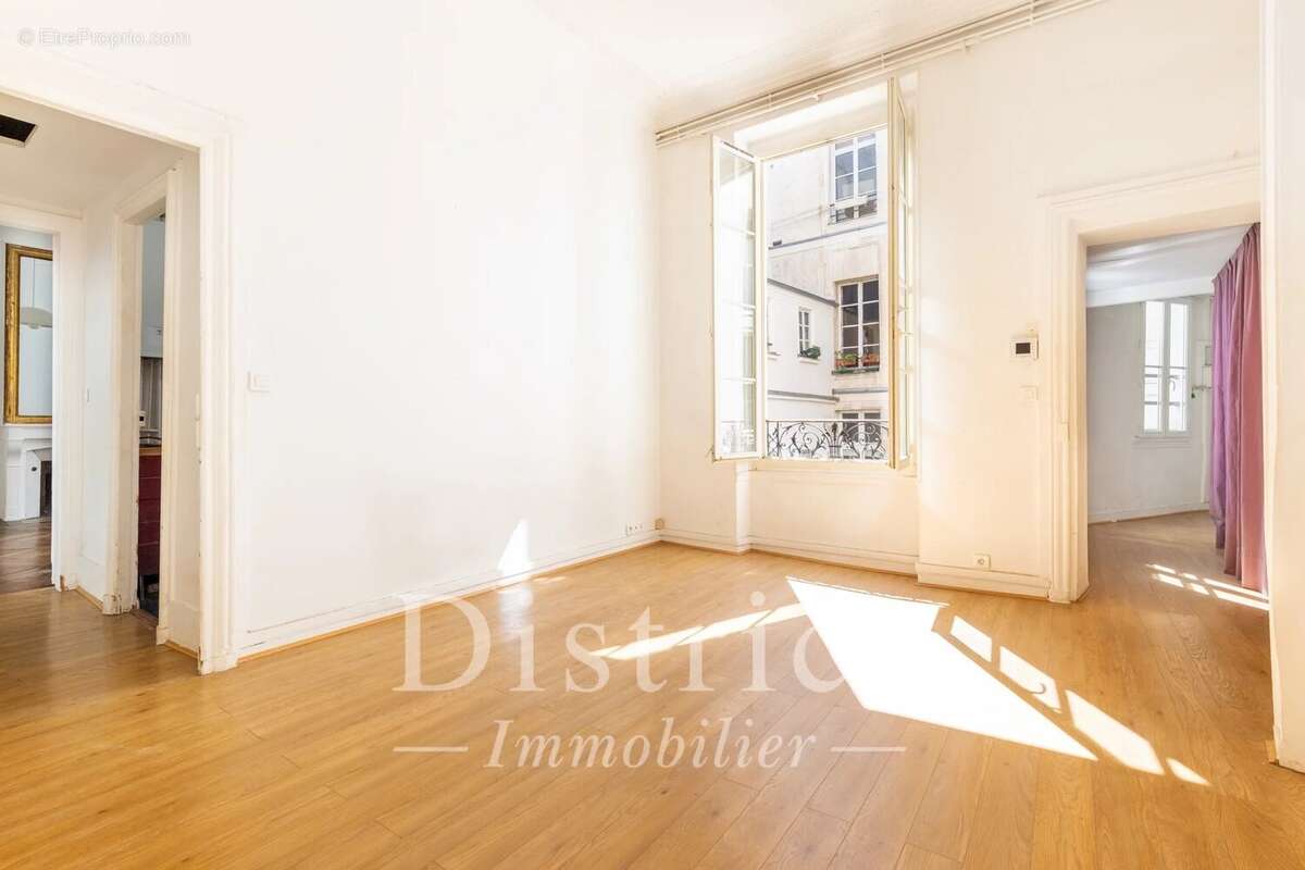 Appartement à PARIS-4E