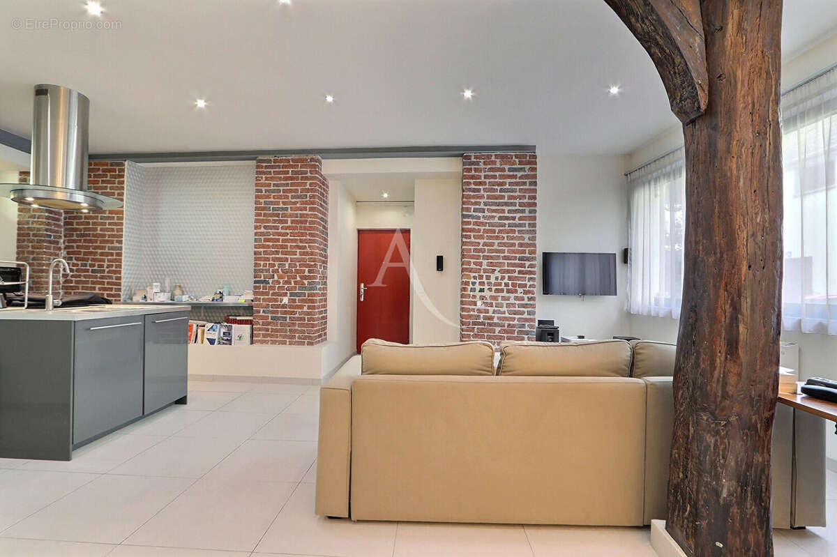 Appartement à AUBERVILLIERS