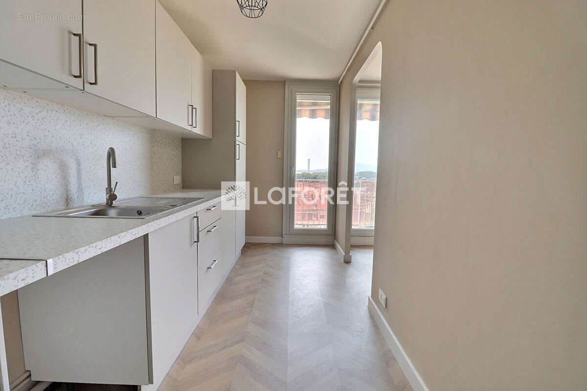 Appartement Toulon 4 pièce(s) 74 m2 - photo 5