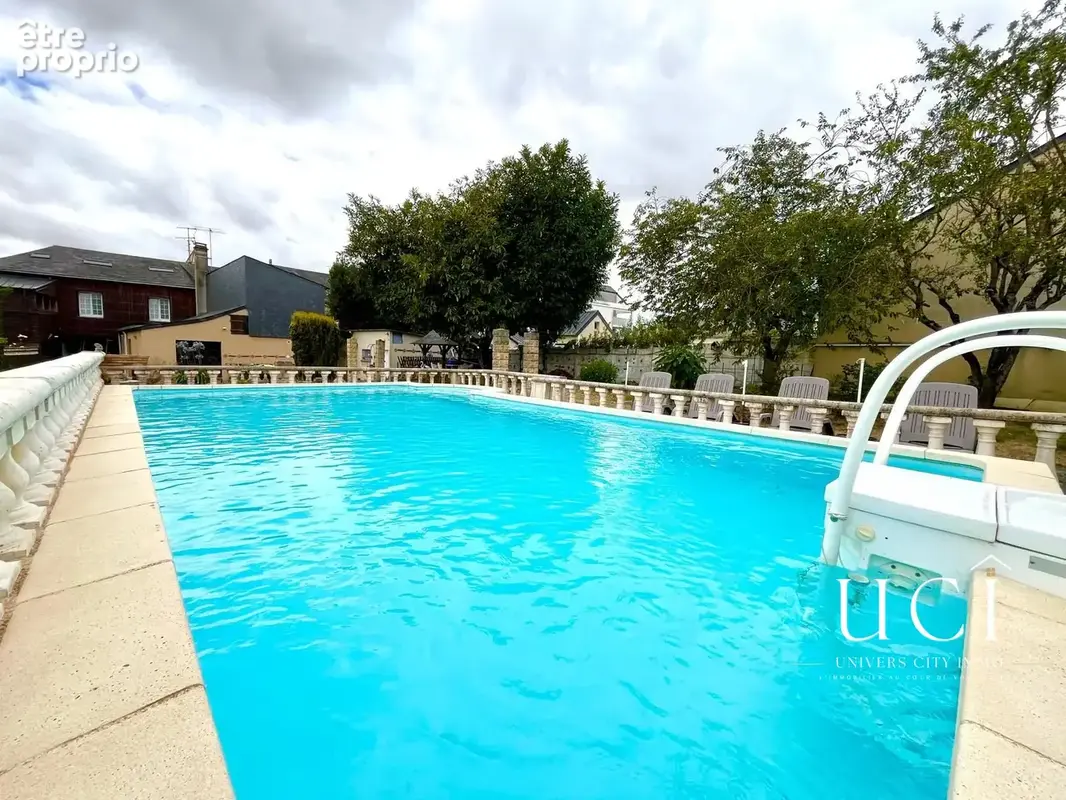 Maison 207 m² à Avrille  - photo 6