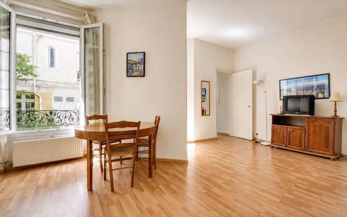 Appartement à PARIS-20E