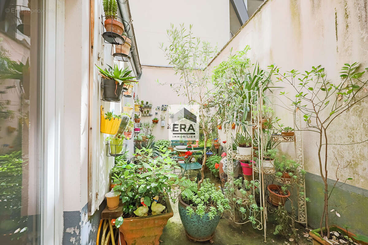 Appartement à PARIS-14E