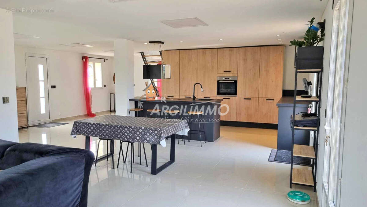 Maison à SAINT-CALAIS