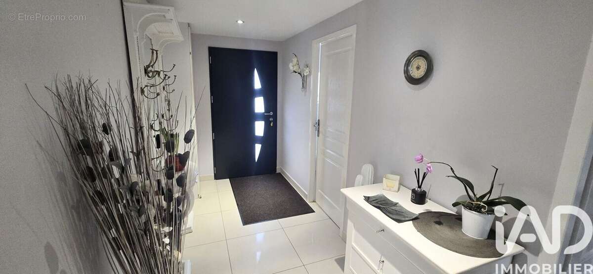 Maison 179 m² à Saint-Denis-En-Val  - photo 8