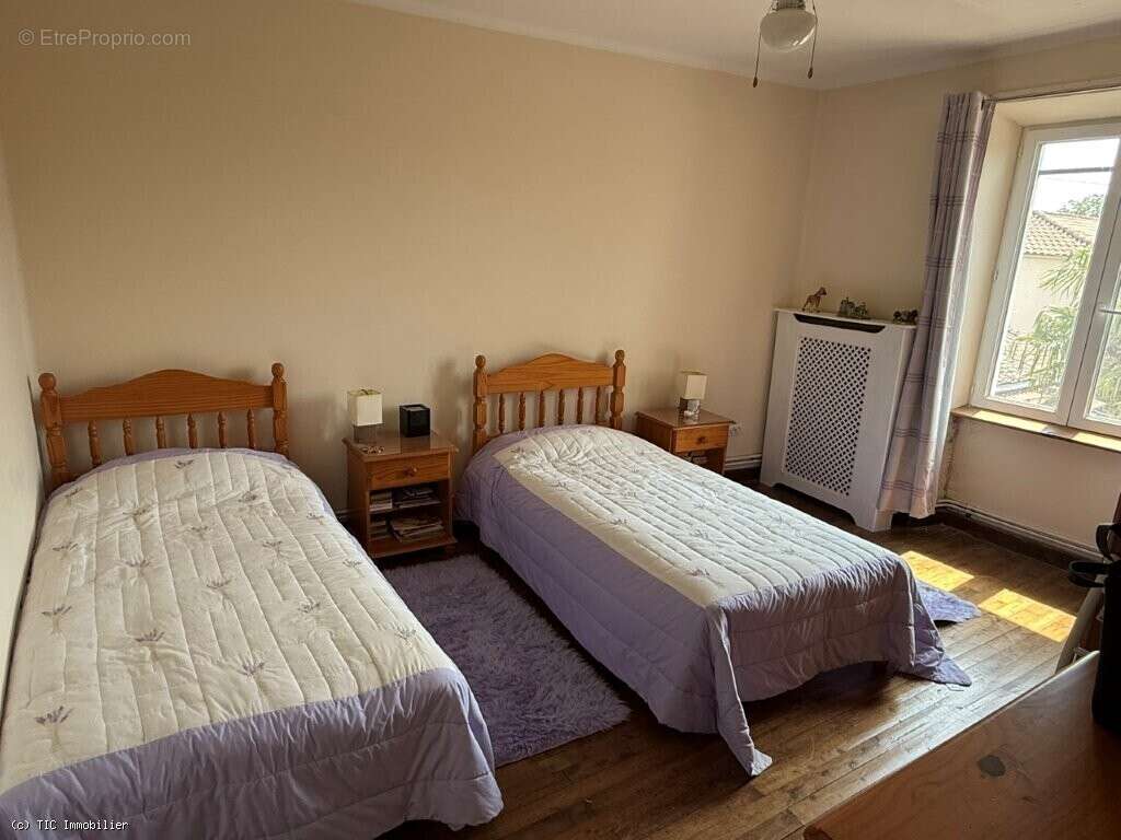 Maison de Campagne Avec 4 Chambres à Loubille - Exclusif à TIC IMMOBILER - photo 15