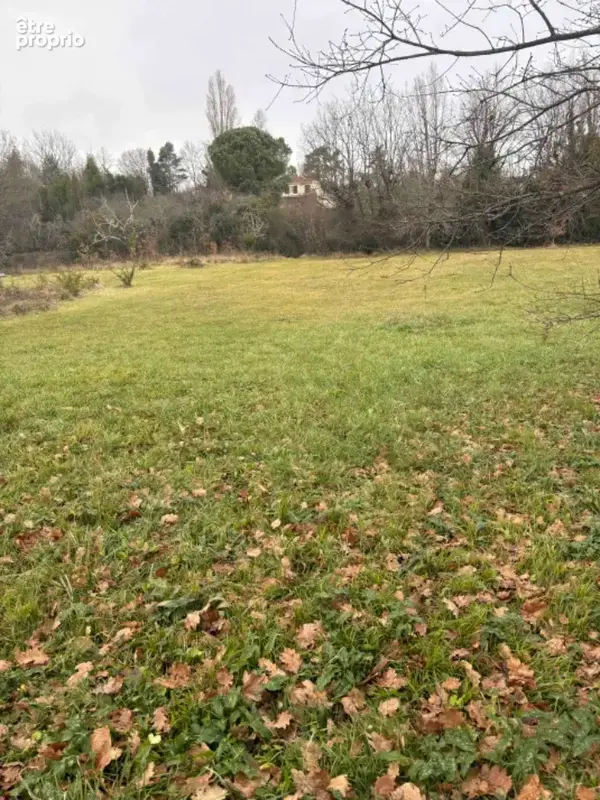 Terrain à COUTRAS