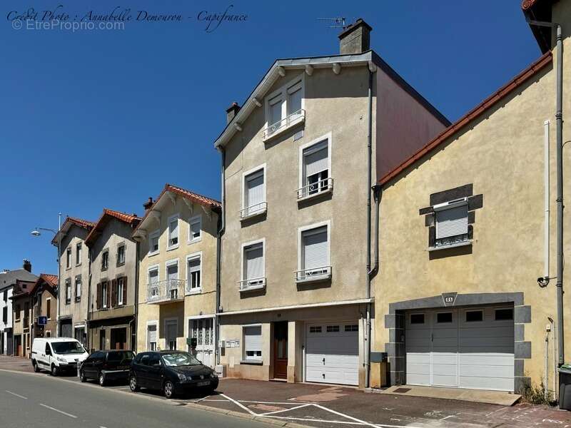 RIOM - EXCLUSIVITÉ – Maison de ville de caractère P6 entièrement rénovée avec jardin, abri et cave - photo 68