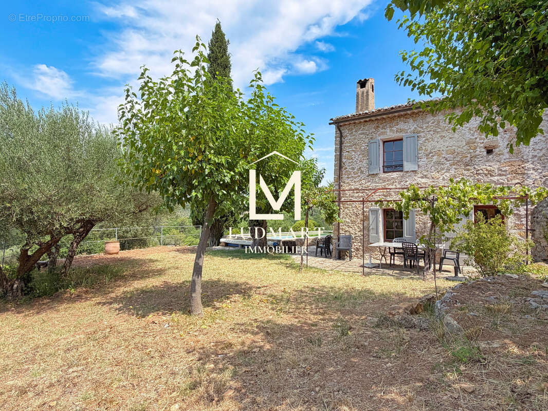 Lorgues   Domaine provençal de 11 hectares avec deux maisons indépendantes, deux piscines, vignoble AOP et oliveraie - photo 5