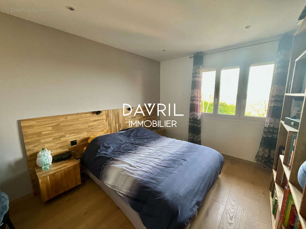 Maison à JOUY-LE-MOUTIER