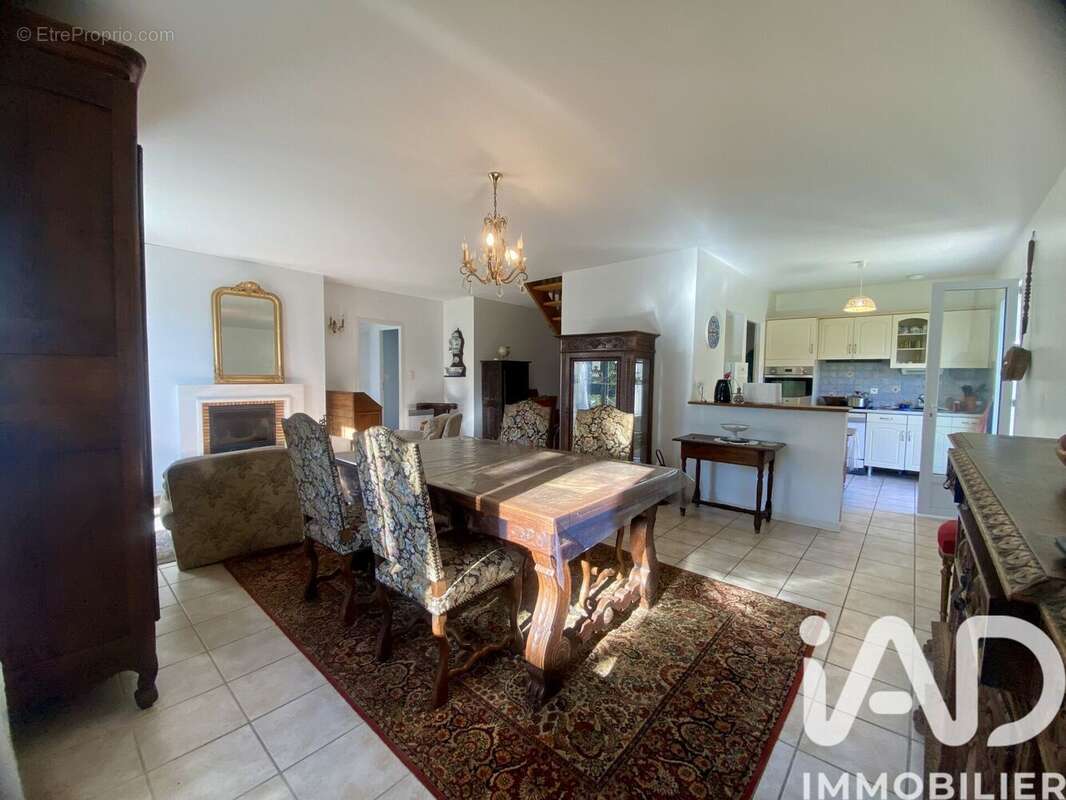 Photo 5 - Maison à HECHES