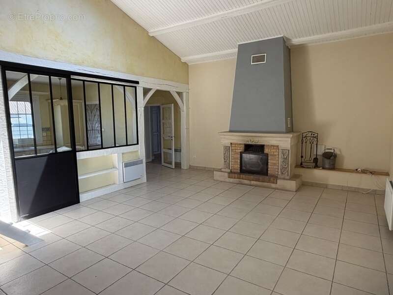 Villa avec piscine dépendances habitables et parc arboré - photo 6