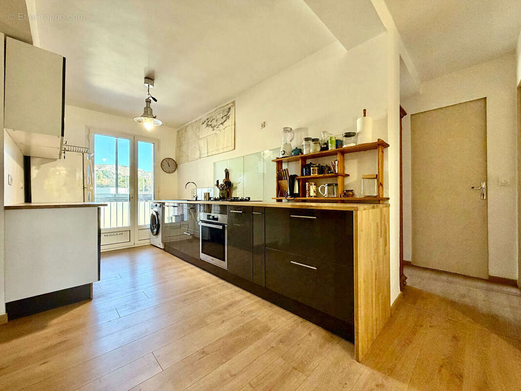 Appartement à MARSEILLE-16E
