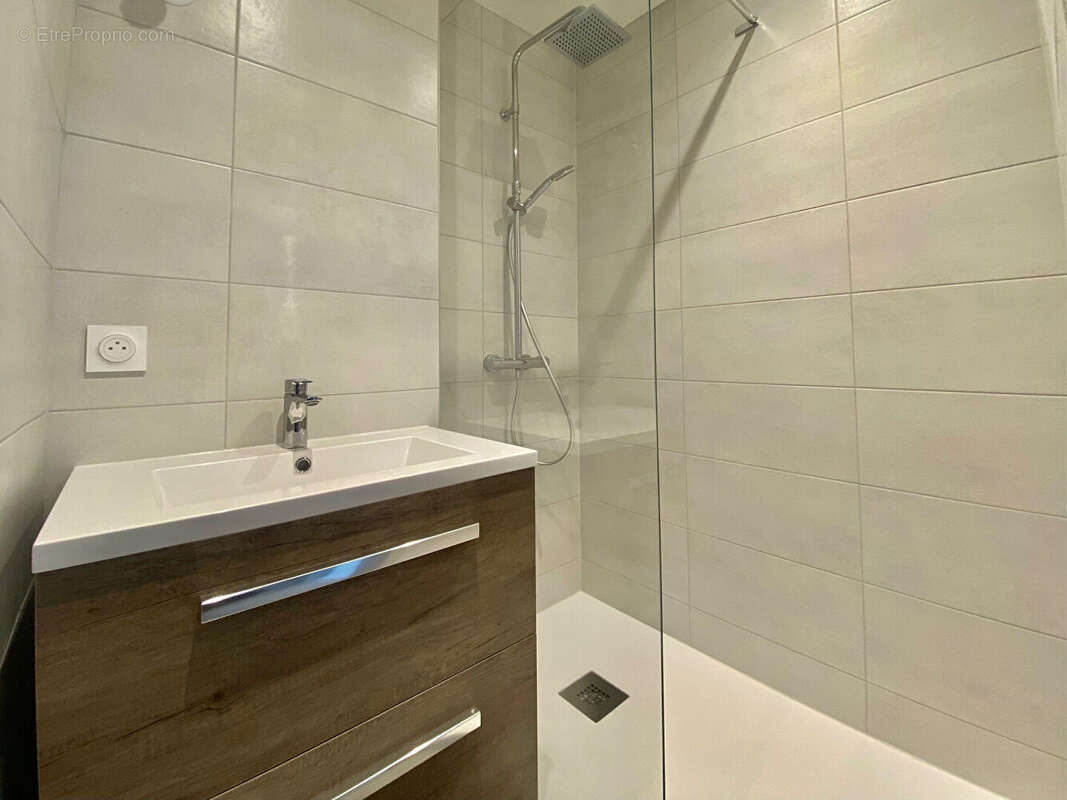 HAUTS PAVES - Appartement trois chambres 107m² -Ref C000111 - photo 4