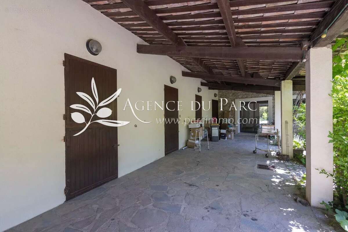 Appartement à OPIO