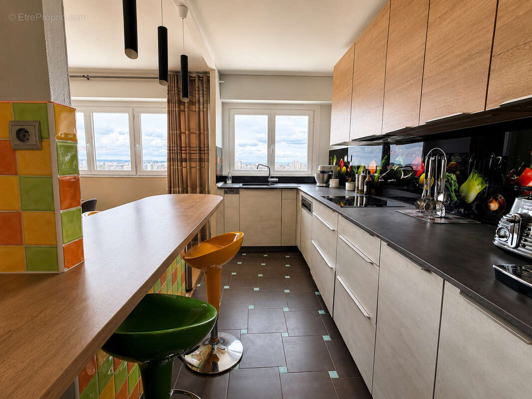 Appartement à COURBEVOIE
