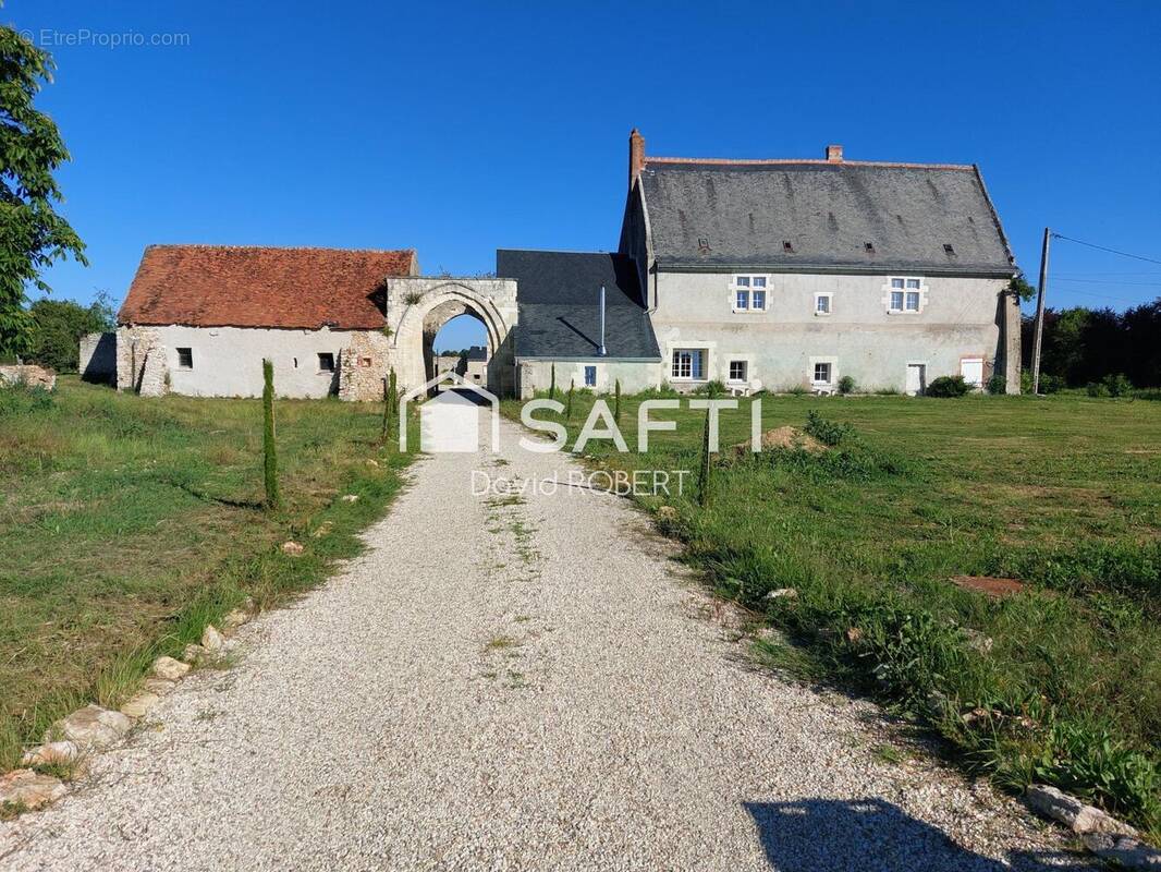 Photo 1 - Maison à COURCAY