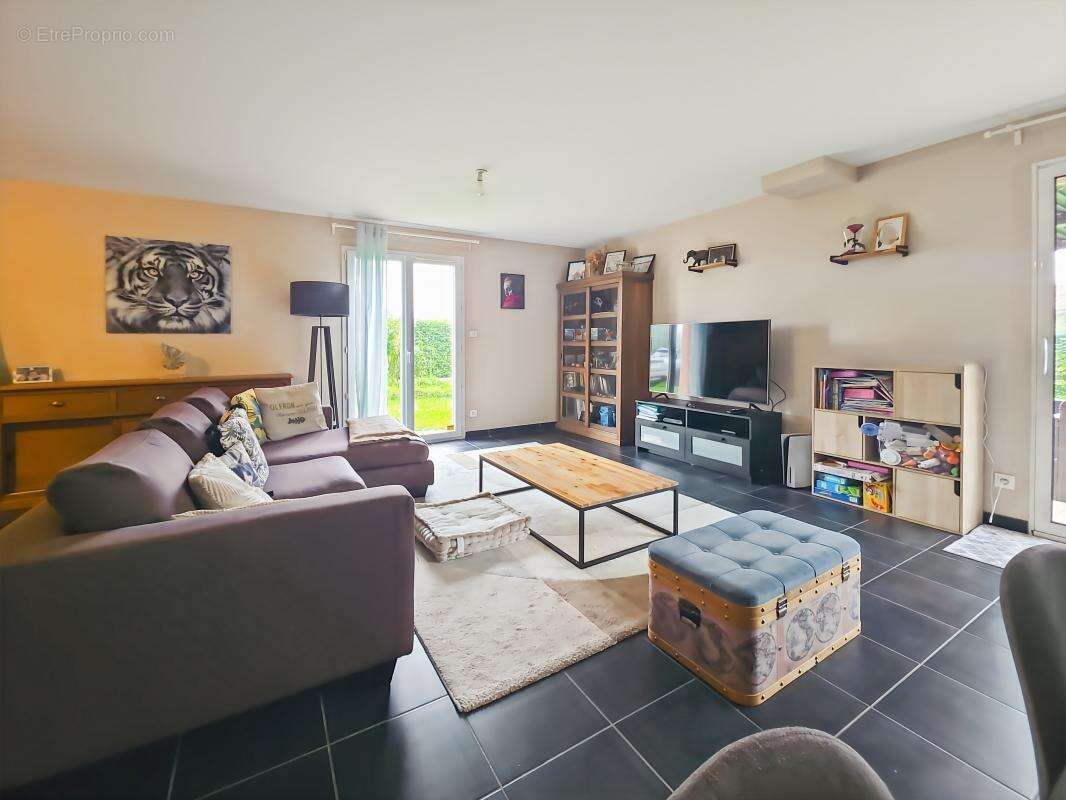 Maison à LA CHAPELLE-DU-CHATELARD