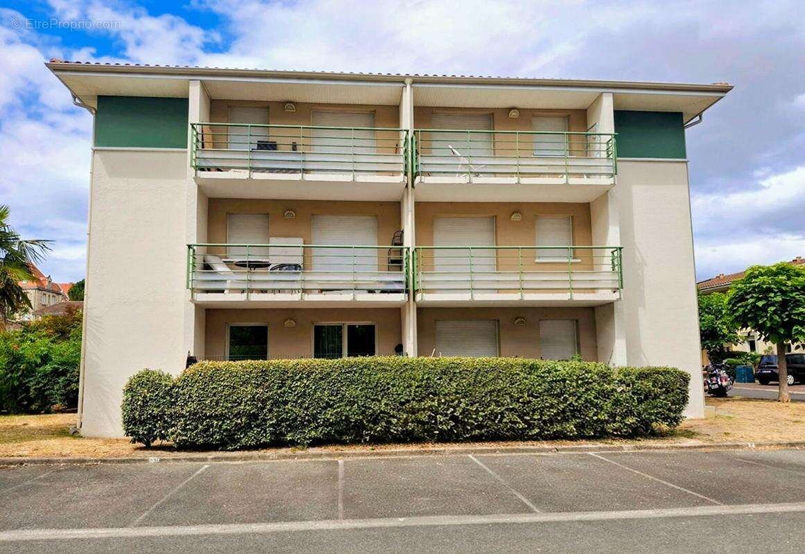 T2 avec balcon, parking privatif et piscine - À 5 mn du Campus - photo 9