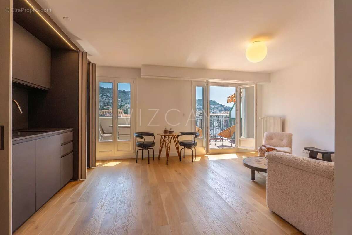 Port de Nice- Dernier étage - Vente 3 pièces - Terrasses - Vue mer - photo 6