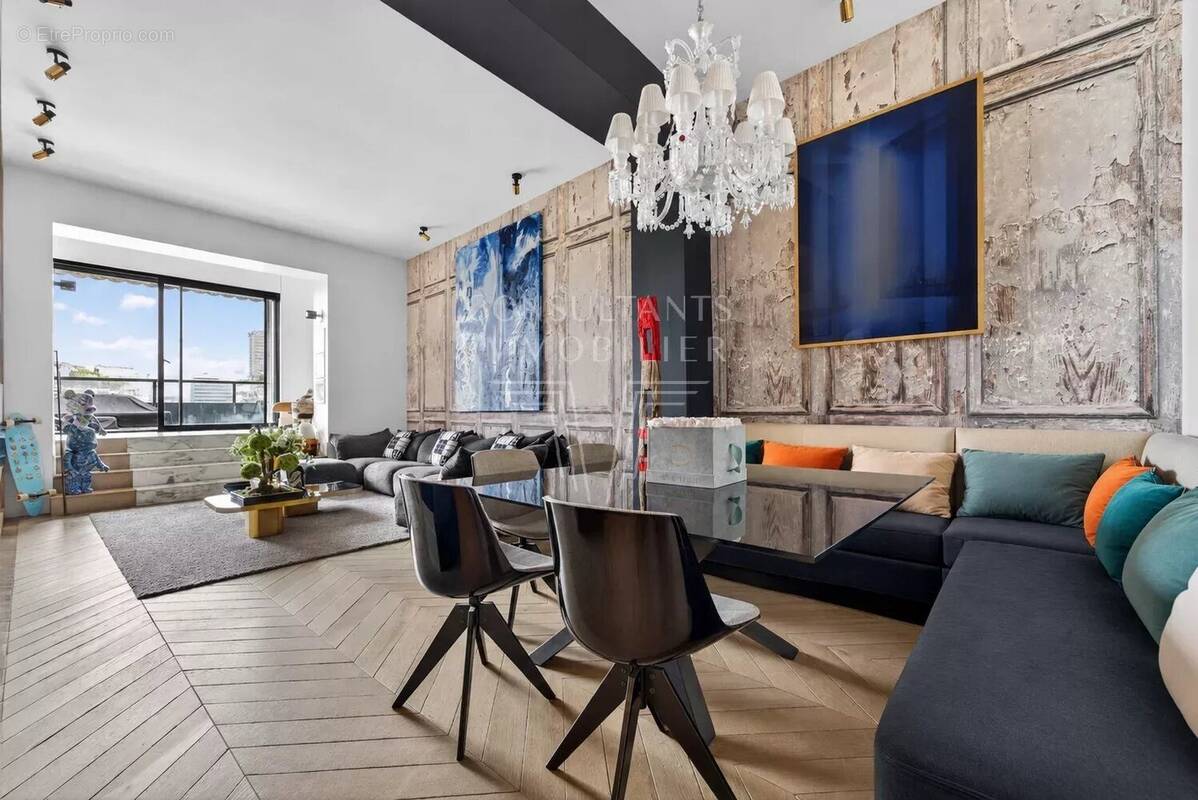Appartement à PARIS-16E