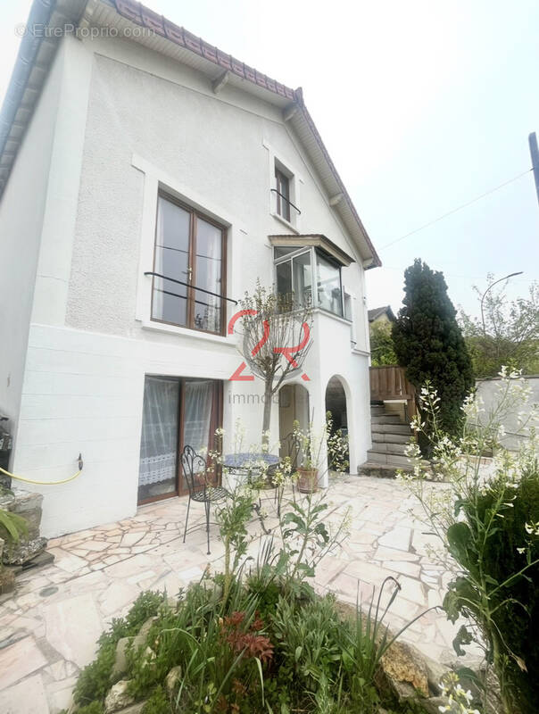 Maison à SARTROUVILLE