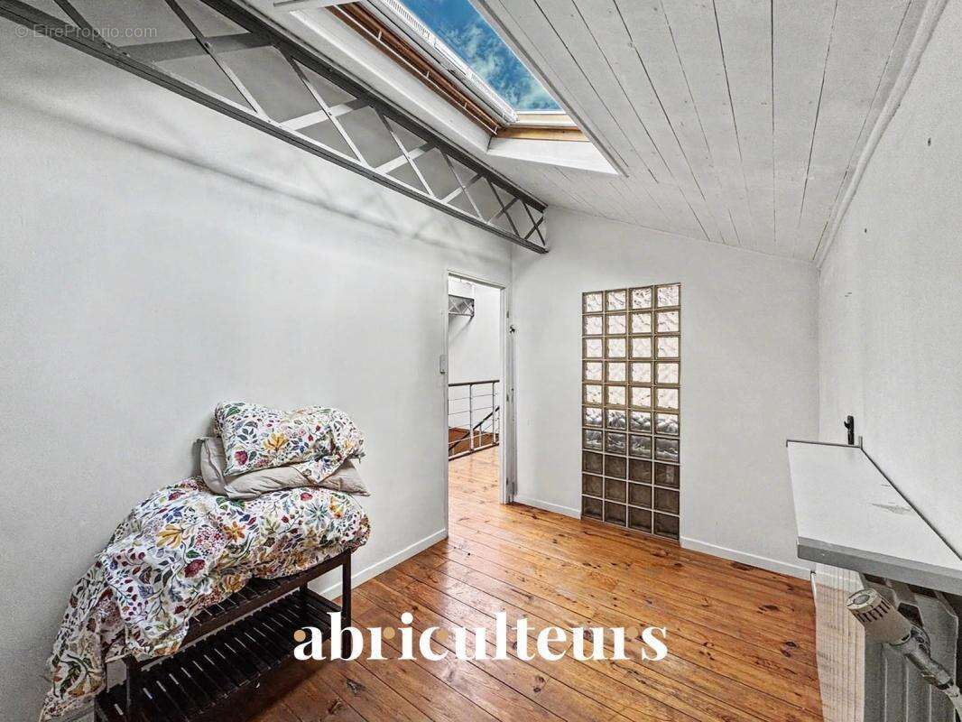 Loft 114 m² – Rare et dans un quartier recherché en vente à Argenteuil (95100) - photo 15