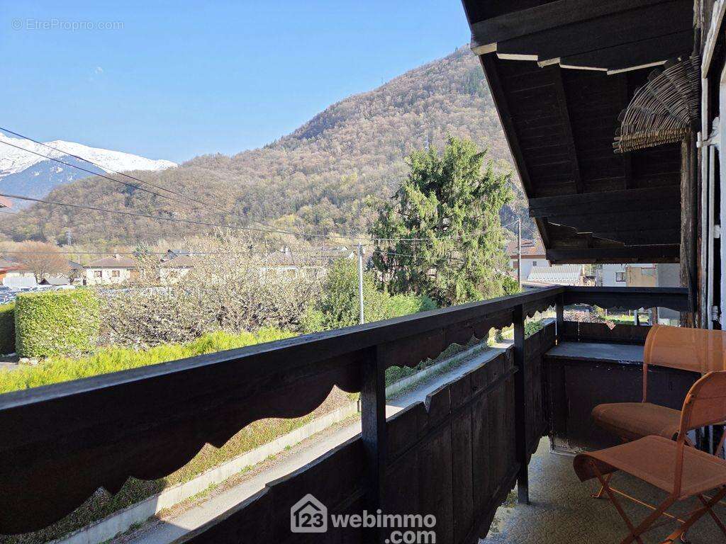 Celui-ci est exposé Nord-Est. - Appartement à ALBERTVILLE