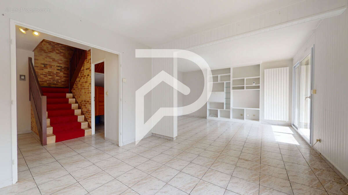 Maison à VERNEUIL-SUR-SEINE