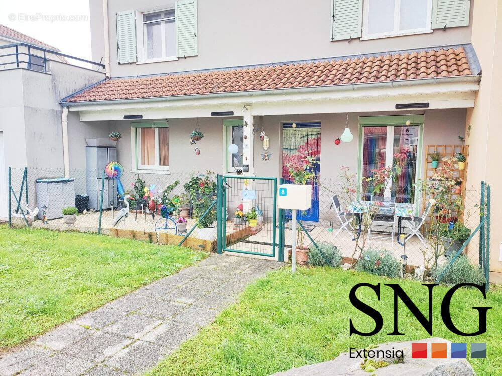 Appartement à YZEURE